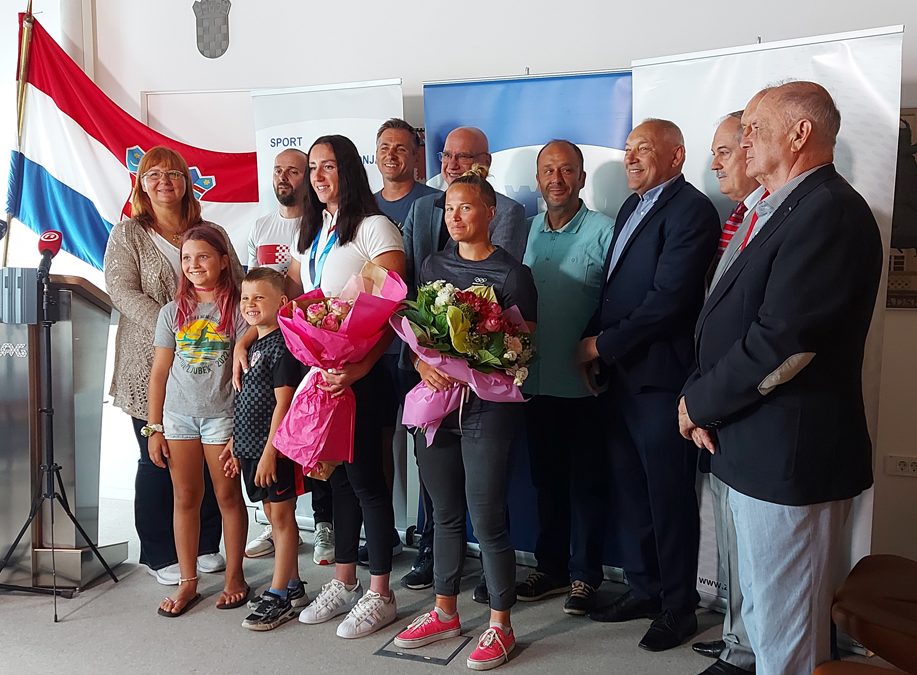 Svečani doček u Zračnoj luci dr. Franjo Tuđman naših olimpijki Anamarie Govorčinović i Vanese Tot
